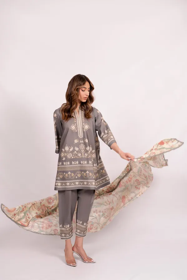 Elegant_Grey_Festive_Kurta_Set_with_Pastel_Dupatta