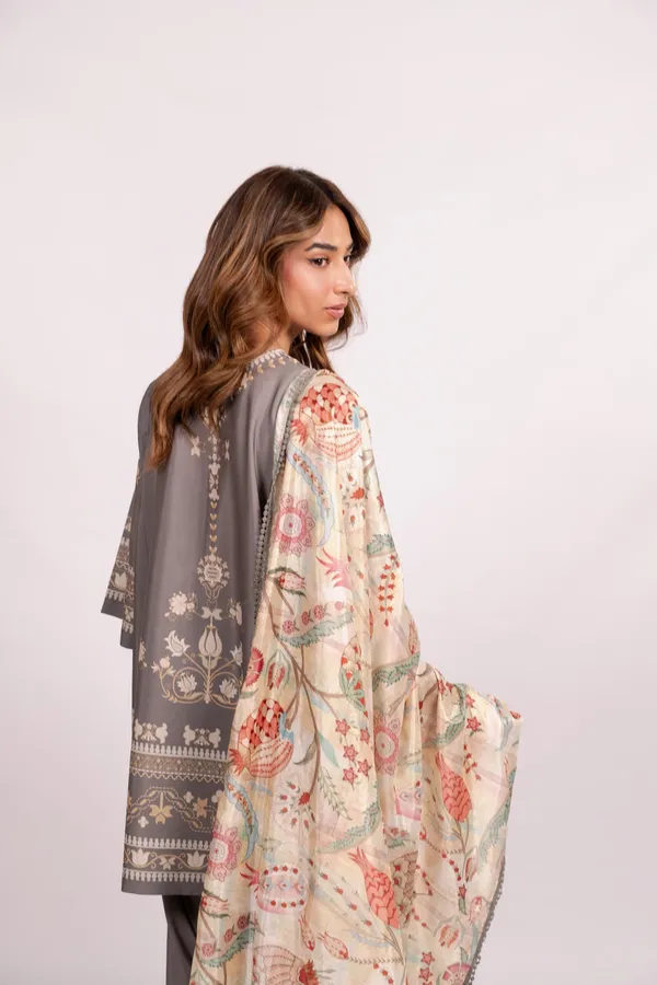 Elegant_Grey_Festive_Kurta_Set_with_Pastel_Dupatta
