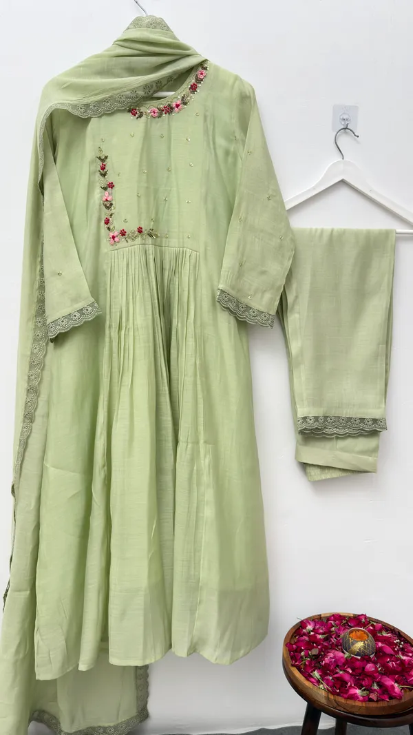 Ethnic_Festive_Handwork_3-Piece_Set
