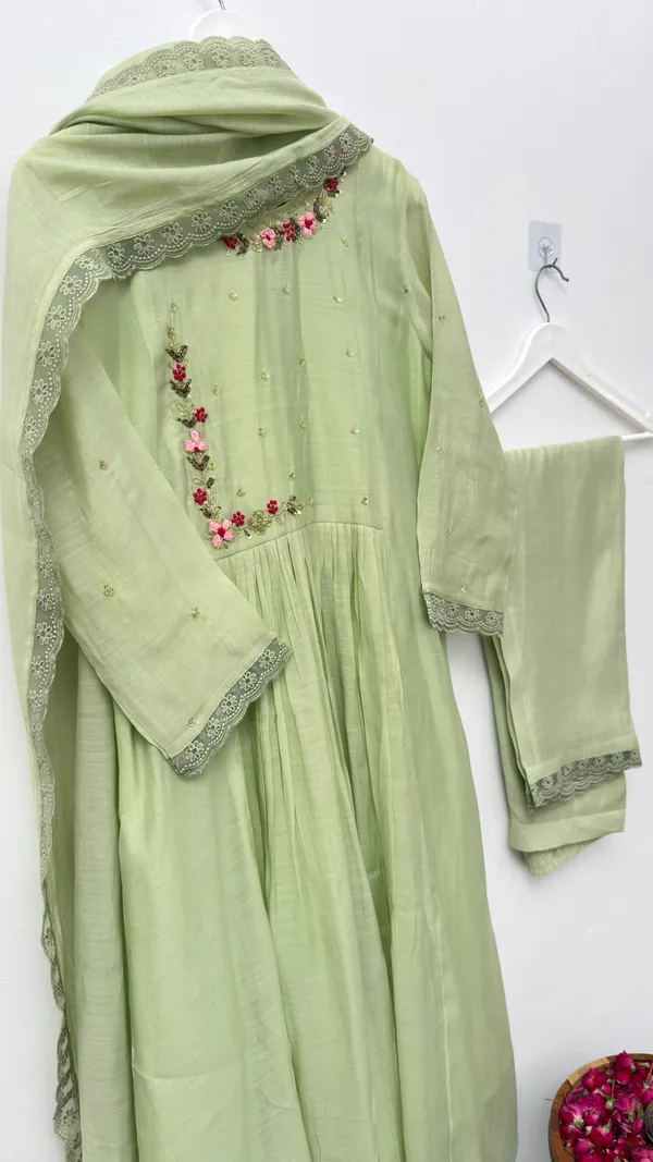 Ethnic_Festive_Handwork_3-Piece_Set