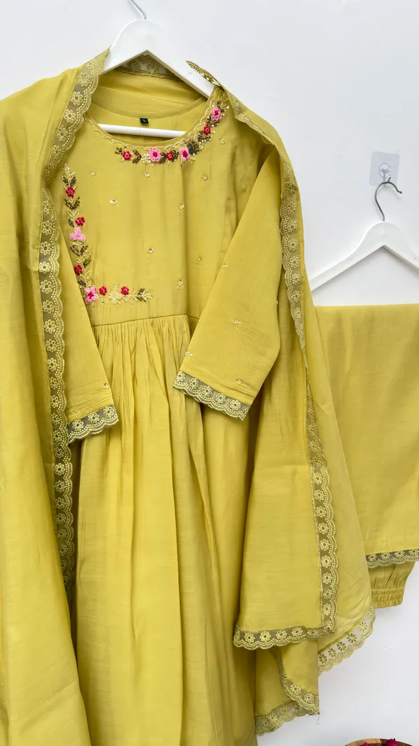 Ethnic_Handwork_Suit_Collection