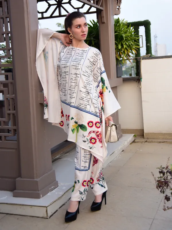 Floral_Script_Print_Co-Ord_Set_with_Asymmetric_Kurta