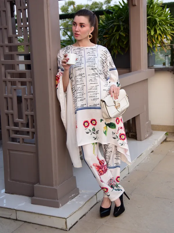 Floral_Script_Print_Co-Ord_Set_with_Asymmetric_Kurta