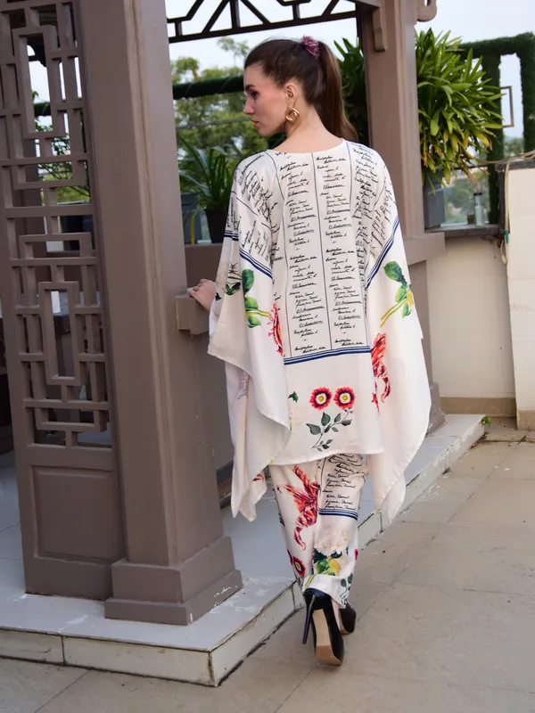 Floral_Script_Print_Co-Ord_Set_with_Asymmetric_Kurta