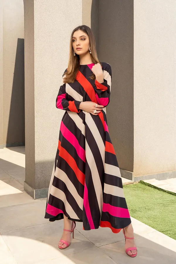 Modern_Minimalist_Stripe_Maxi_Dress_