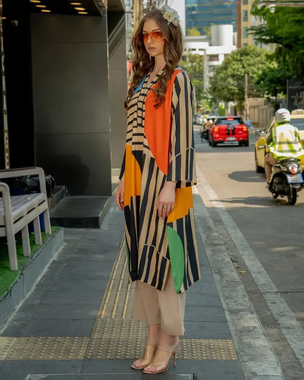 Modern_Striped_&_Colorblock_Long_Top_With_Beige_Pants