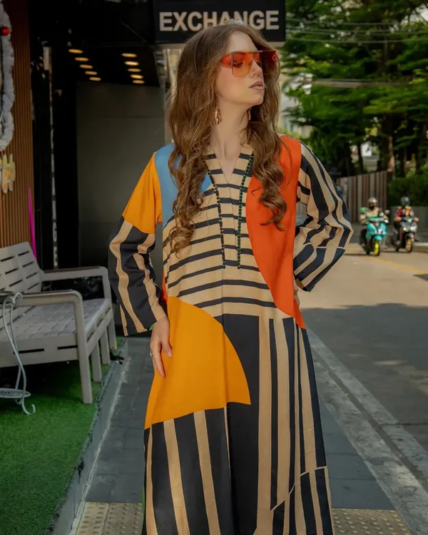 Modern_Striped_&_Colorblock_Long_Top_With_Beige_Pants