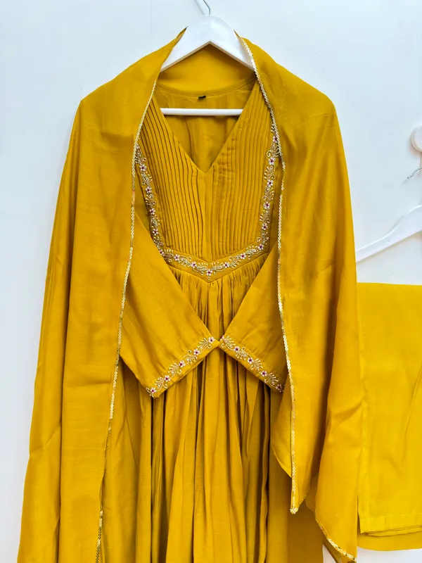 Mul_Chanderi_Handwork_Kurta_Set_with_Dupatta