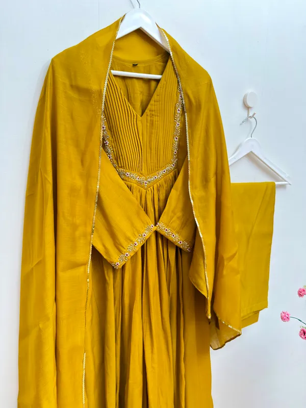 Mul_Chanderi_Handwork_Kurta_Set_with_Dupatta