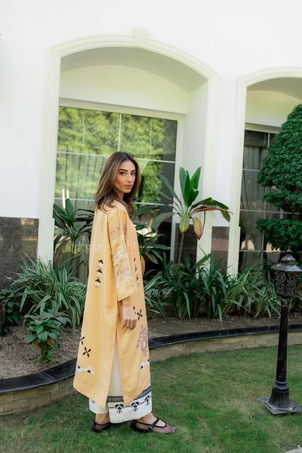 Mustard_Yellow_Printed_Kurta_Sets_For_Women