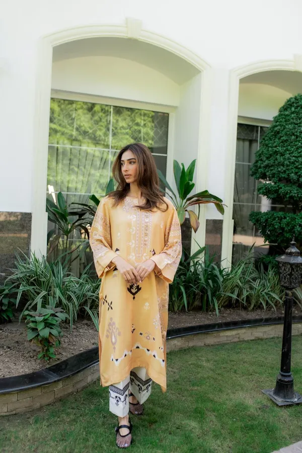 Mustard_Yellow_Printed_Kurta_Sets_For_Women