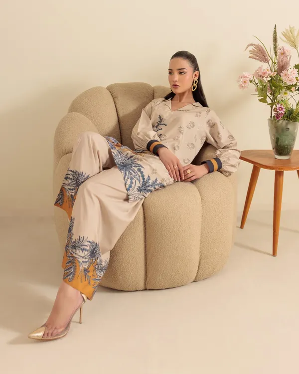 Premium_Ornate_Border_Prints_with_Balloon_Sleeves_Kurta_Set
