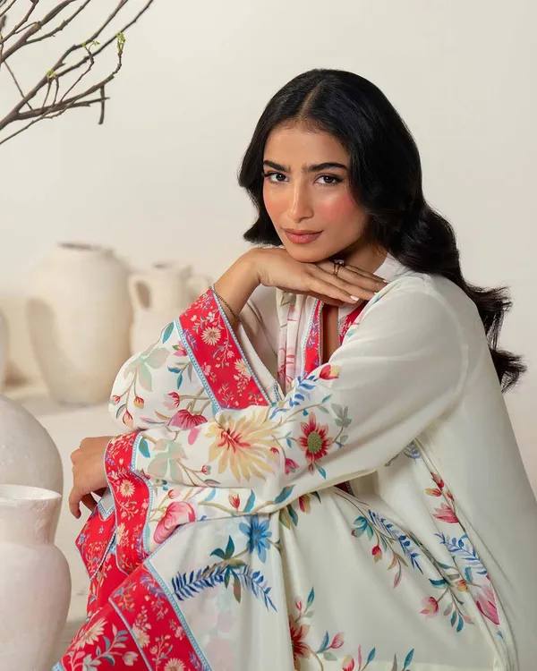 Cream_Smooth_Bsy_Lawn_Floral_Kurta_Set_With_Accents_Matching_Pants_For_Women