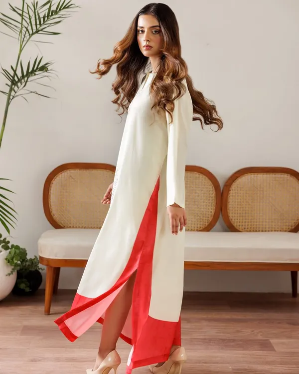 Beige_Smooth_Bsy_Botanic_Bloom_Canvas_Digital_Printed_Kurta_For_Women