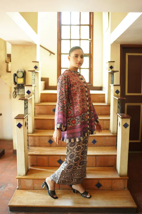 Trendy_Printed_Co-Ord_Set_with_Short_Top_&_Palazzo_Pants_for_Women