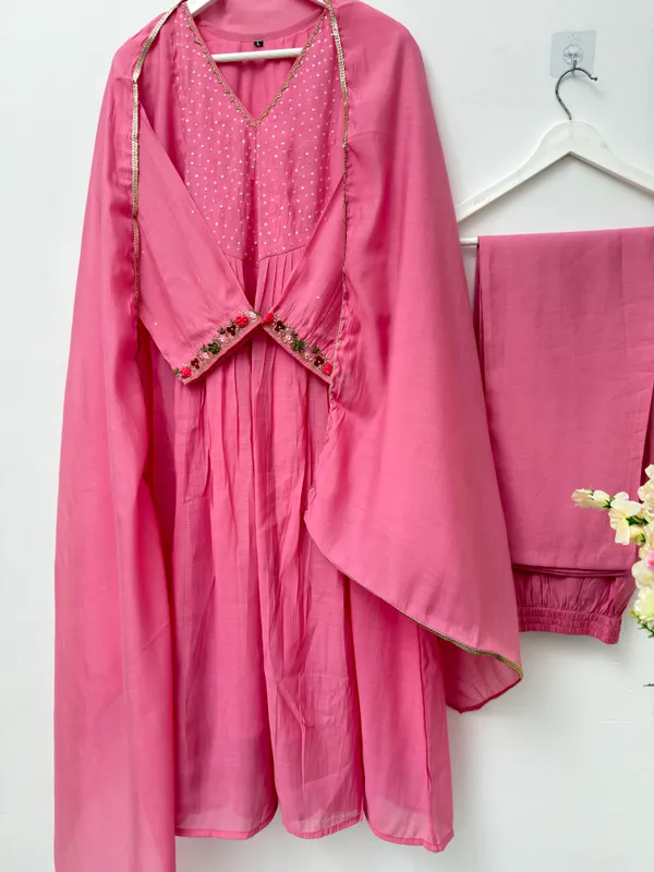 Women's_BabyPink_Mul_Chanderi_Handwork_Kurta_Set_with_Dupatta