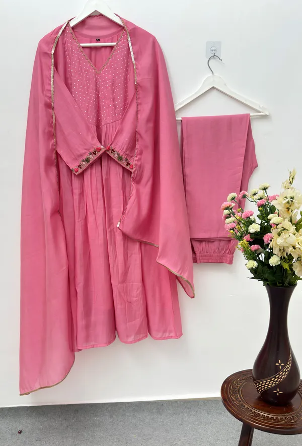 Women's_BabyPink_Mul_Chanderi_Handwork_Kurta_Set_with_Dupatta