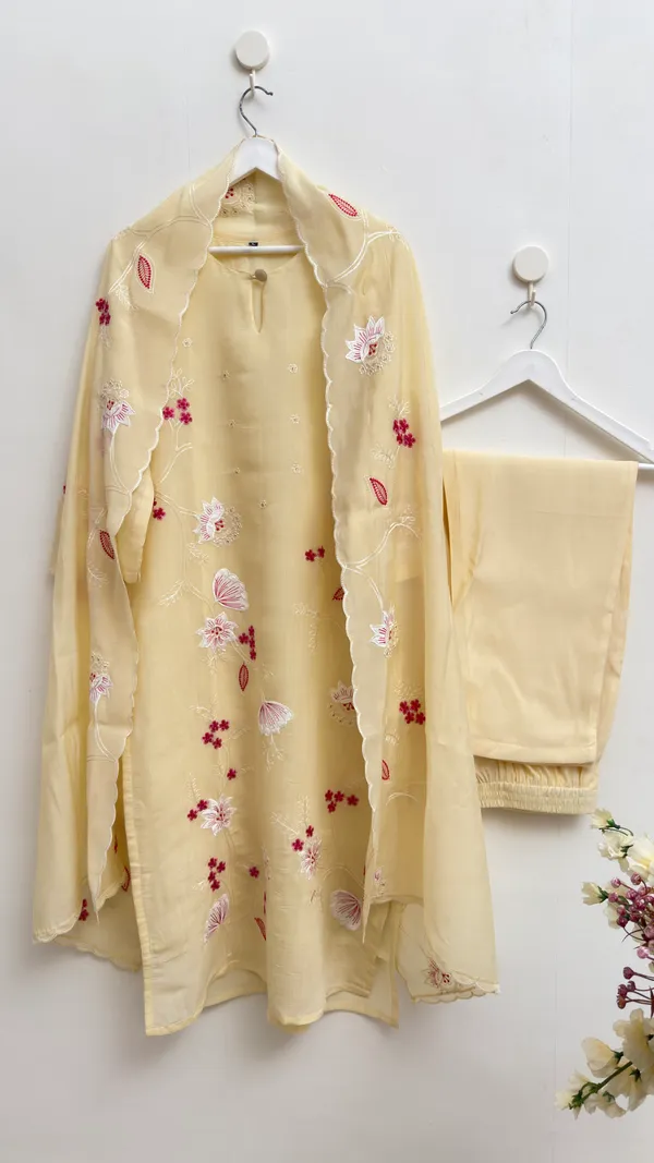 Women's_Butter_Yellow_Floral_Embroidered_Chanderi_Kurta_Pant_Set_with_Dupatta