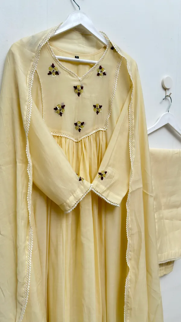 Women's_Elegant_Mul_Chanderi_Anarkali_Suit_Set_with_Handwork_&_Dupatta