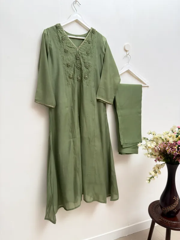 Women's_Hand_Work_3-Piece_Kurta_Set_with_Dupatta_and_Pants