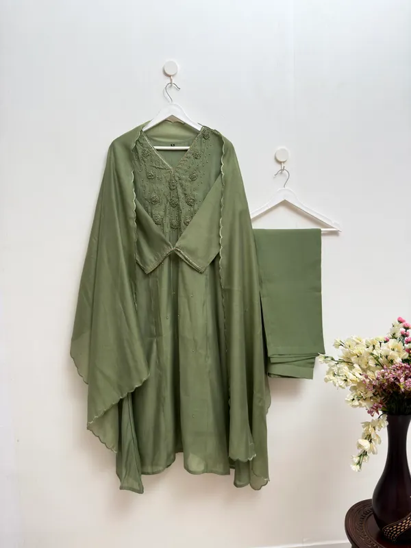 Women's_Hand_Work_3-Piece_Kurta_Set_with_Dupatta_and_Pants