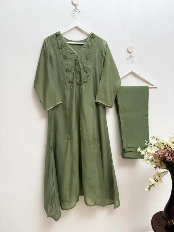 Women's_Hand_Work_3-Piece_Kurta_Set_with_Dupatta_and_Pants