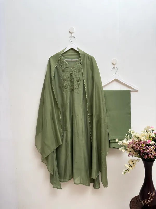 Women's_Hand_Work_3-Piece_Kurta_Set_with_Dupatta_and_Pants