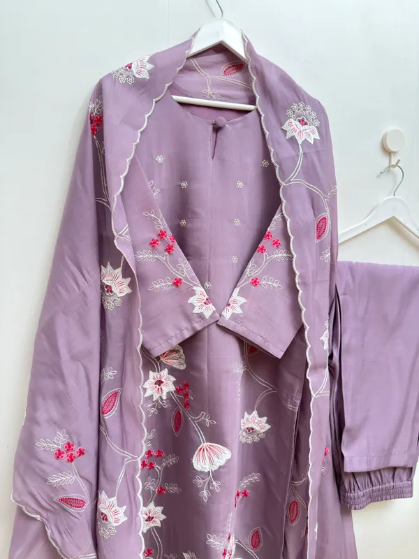 Women's_Lavender_Floral_Embroidered_Chanderi_Kurta_Pant_Set_with_Dupatta