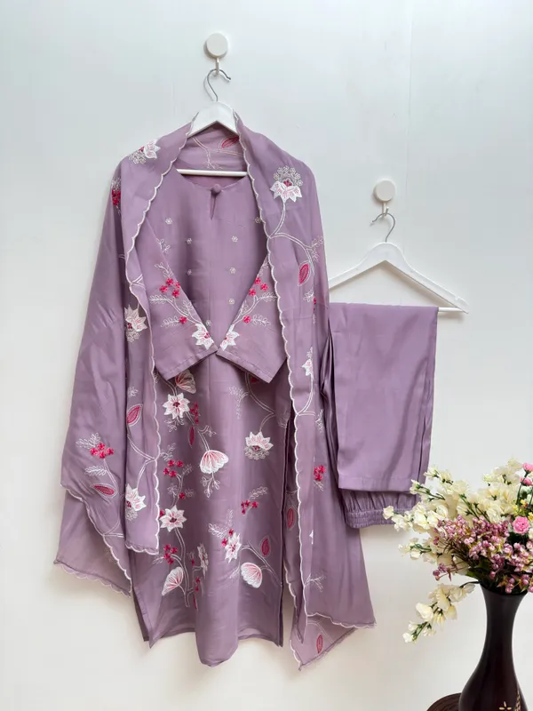 Women's_Lavender_Floral_Embroidered_Chanderi_Kurta_Pant_Set_with_Dupatta