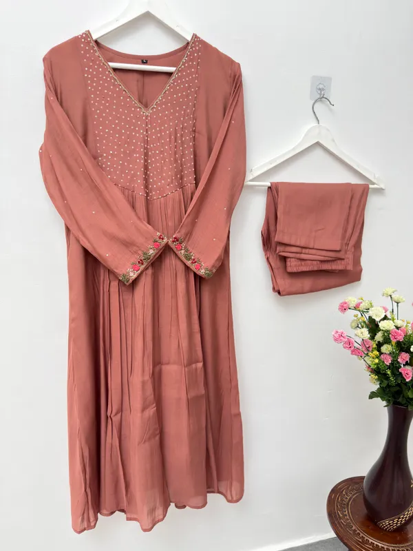 Women's_Mul_Chanderi_Handwork_Kurta_Set_with_Dupatta