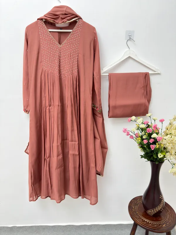 Women's_Mul_Chanderi_Handwork_Kurta_Set_with_Dupatta