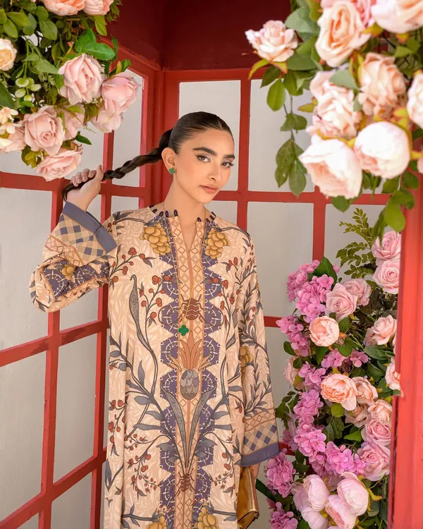 Beige_Smooth_Bsy_Botanic_Bloom_Canvas_Digital_Printed_Kurta_For_Women