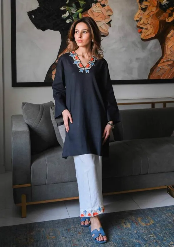 Black_Rayon_Embroidered_Neckline_Kurta_Set_For_Women
