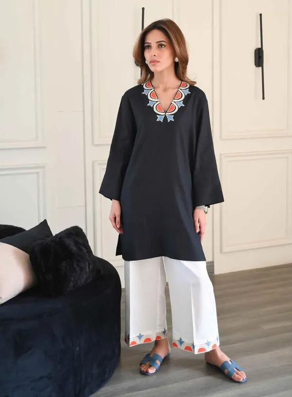 Black_Rayon_Embroidered_Neckline_Kurta_Set_For_Women