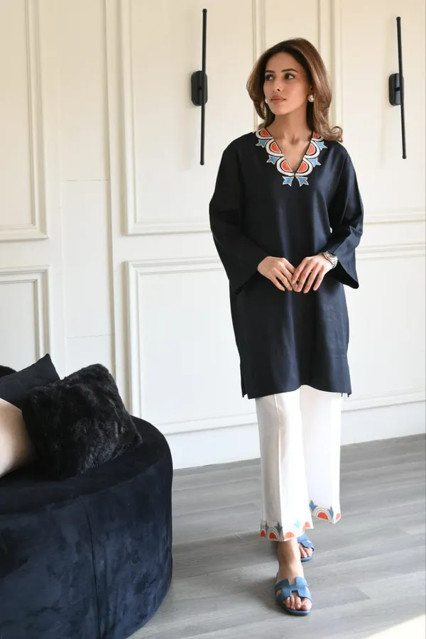 Black_Rayon_Embroidered_Neckline_Kurta_Set_For_Women