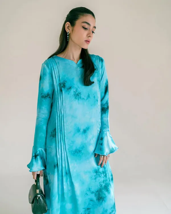 Aqua_Blue_Korean_BSY_Tie-Dye_Print_Flowy_Kurta_Set_For_Women