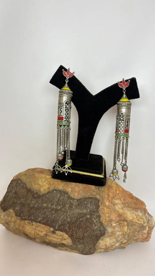 Multicolor_Hand_Crafted_German_Silver_Temple_Theme_Jumka_Earring