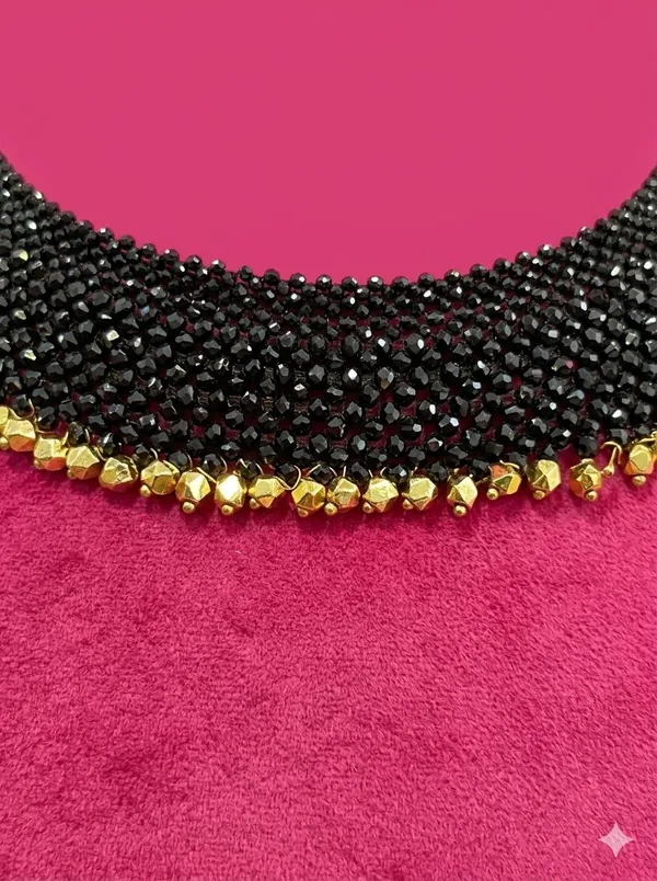MANKE_Noir_Elegance_gold_black_neklace