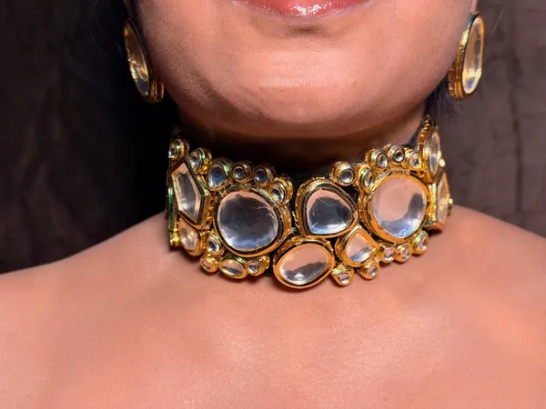 Manke_Aaina_Mahal_Velvet_Kundan_choker