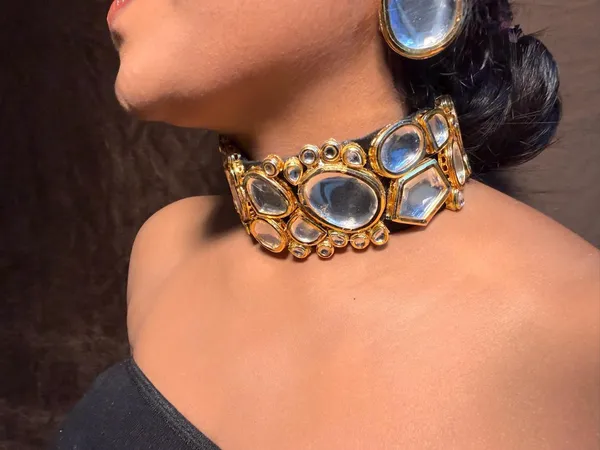 Manke_Aaina_Mahal_Velvet_Kundan_choker