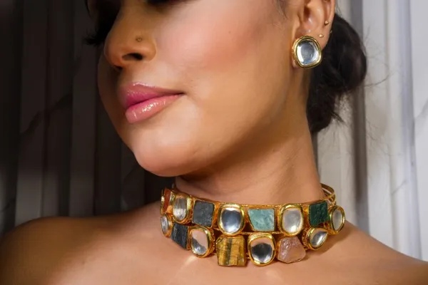 Manke_Aarvi_multi_color_natural_stone_hasli_chokker
