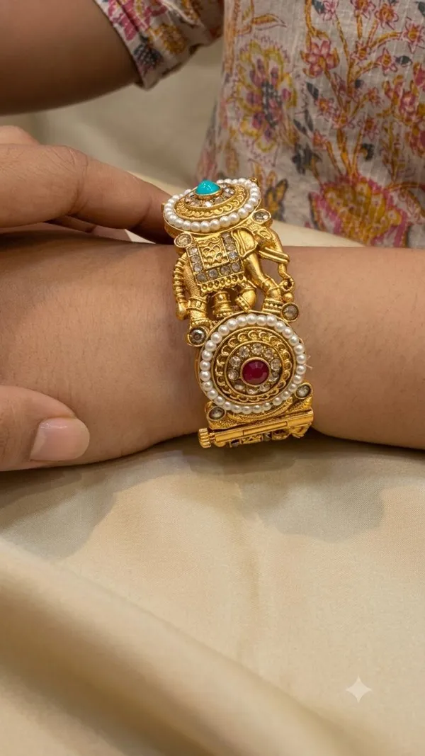 Manke_Gaja_Rajwada_0penable_Temple_Kada_-_Antique_Gold_Elephant_Bangle
