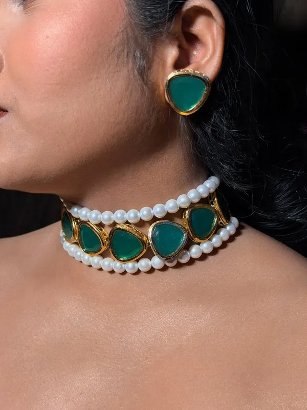 Manke_Zariya_Emerald_Kundan_Choker_Set
