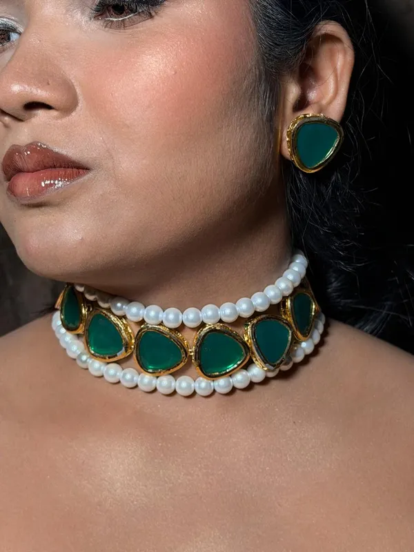 Manke_Zariya_Emerald_Kundan_Choker_Set
