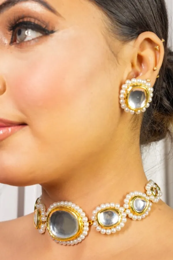 Manke's_Noor-e-Kundan_pearl_chokker