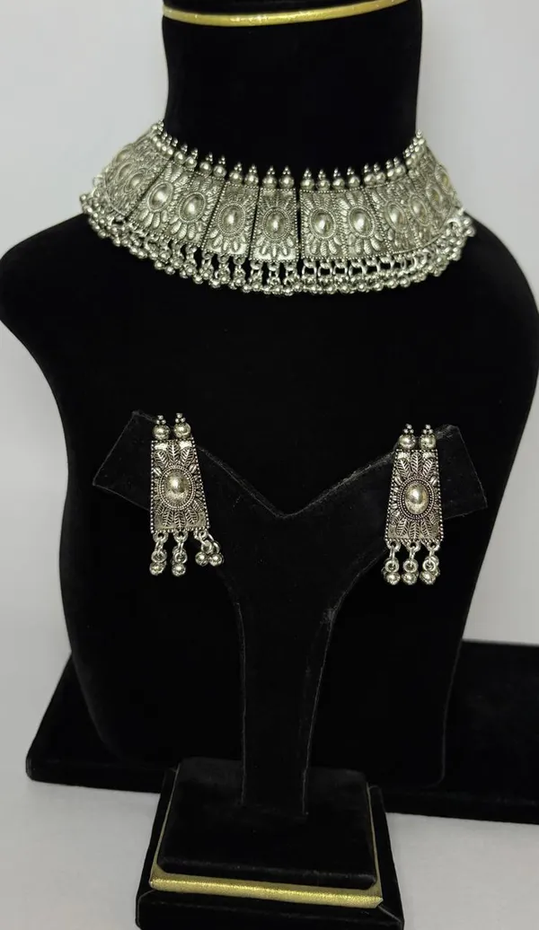 Silver_Oxidised_Trendy_Necklace_Set