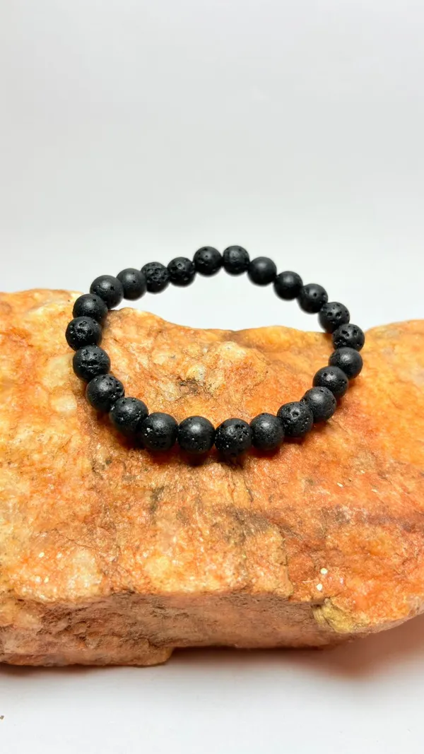 Black_Lava_Believed_To_Offer_Benefits_Bracelet