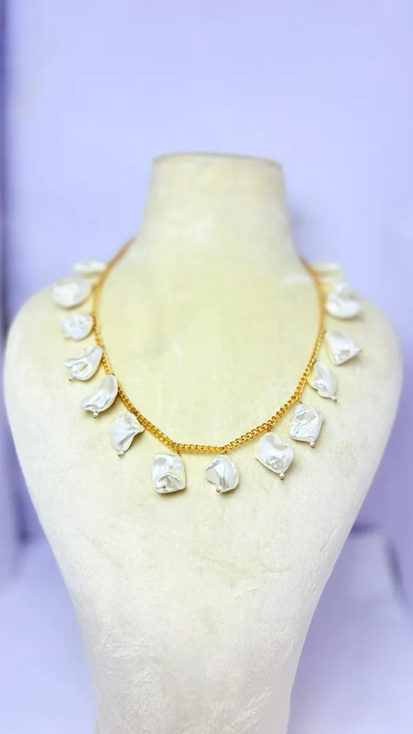 Golden_&_White_Beautiful_Chain_Shell_Pearl_Mala