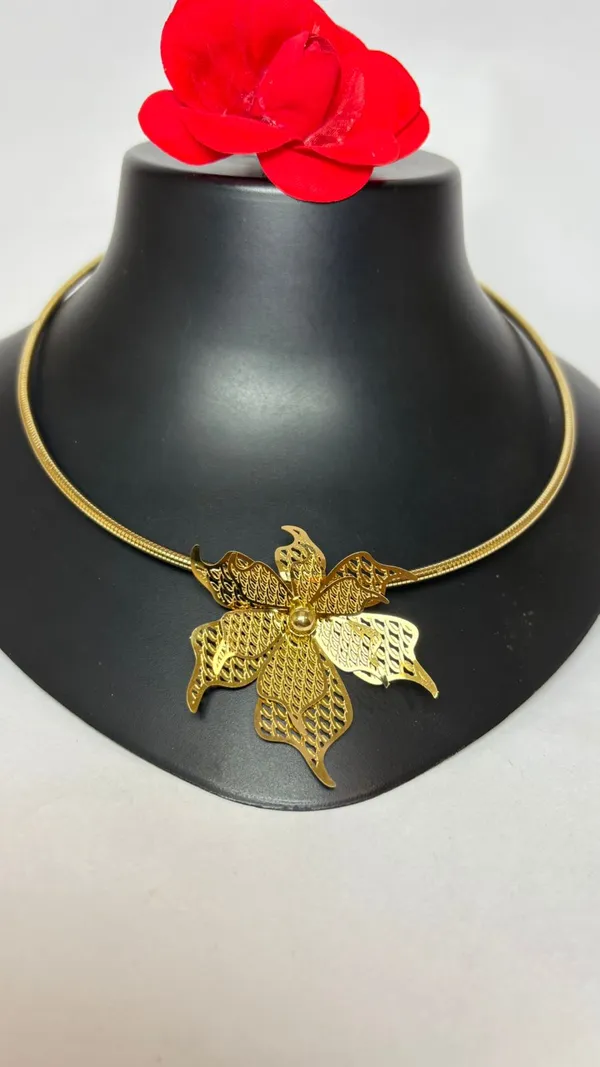 Gold_Plated_Flower_Necklace_Set_For_Women