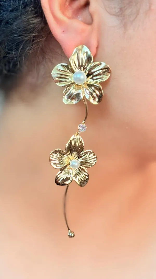 Gold_Plated_Flower_Long_Earrings_For_Women